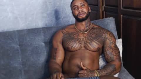 Snapshot of tairontucke chatting on January 2025 12:17:01 AM Tairon Tucke online show from January 2025 12:17:01 AM