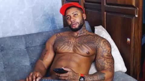 Snapshot of tairontucke chatting on January 2025 05:30:01 AM Tairon Tucke online show from January 2025 05:30:01 AM