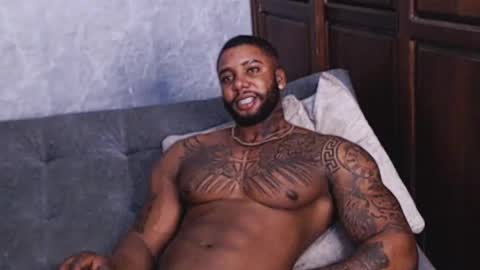 Snapshot of tairontucke chatting on February 2025 01:02:02 AM Tairon Tucke online show from February 2025 01:02:02 AM