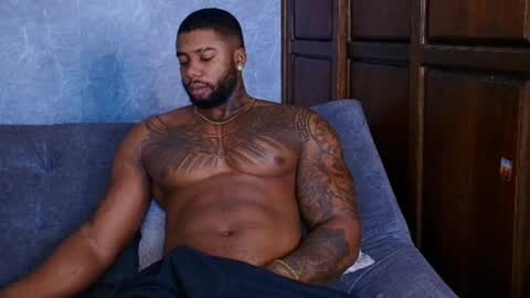 Snapshot of tairontucke chatting on February 2025 12:17:02 PM Tairon Tucke online show from February 2025 12:17:02 PM