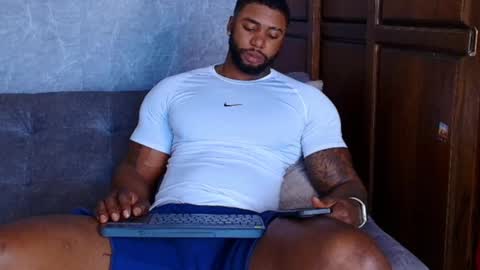 Snapshot of tairontucke chatting on February 2025 05:11:02 PM Tairon Tucke online show from February 2025 05:11:02 PM