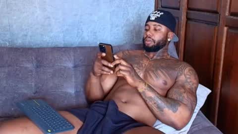 Snapshot of tairontucke chatting on February 2025 02:24:02 PM Tairon Tucke online show from February 2025 02:24:02 PM