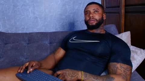 Snapshot of tairontucke chatting on February 2025 04:36:02 AM Tairon Tucke online show from February 2025 04:36:02 AM