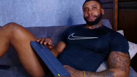 Snapshot of tairontucke chatting on February 2025 07:42:02 AM Tairon Tucke online show from February 2025 07:42:02 AM