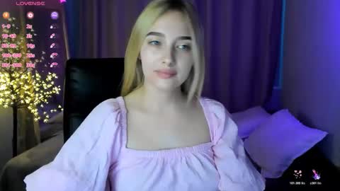 Snapshot of taisia_hot chatting on May 2026 08:10:02 AM Taisia online show from May 2026 08:10:02 AM