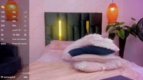 Taissa online show from March 2025 04:22:02 PM