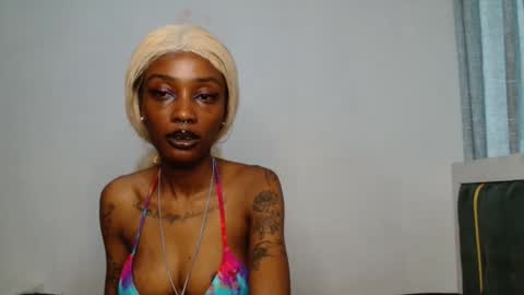 Taisy online show from November 2025 06:55:01 AM