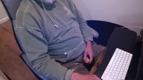 Snapshot of tallguy4unow chatting on March 2026 05:17:01 PM tallguy4unow online show from March 2026 05:17:01 PM