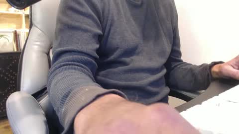 Snapshot of tallguysfbay chatting on January 2025 11:45:01 PM tallguysfbay online show from January 2025 11:45:01 PM