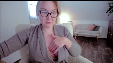 Snapshot of tallinnlove chatting on April 2026 12:00:01 PM tallinnlove online show from April 2026 12:00:01 PM