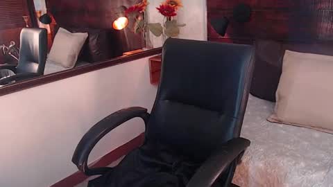    online show from February 2025 06:19:01 PM