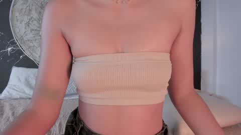 Snapshot of tamarathompsonn chatting on January 2025 03:34:02 PM Tamara. online show from January 2025 03:34:02 PM