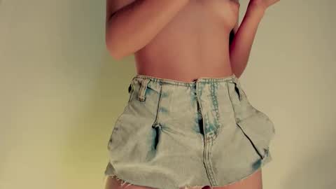 Snapshot of tamarathompsonn chatting on September 2025 03:41:02 AM Tamara. online show from September 2025 03:41:02 AM