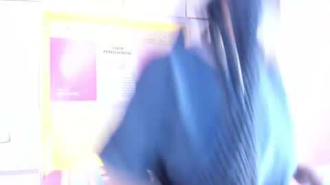 Tami online show from September 2025 08:00:02 PM