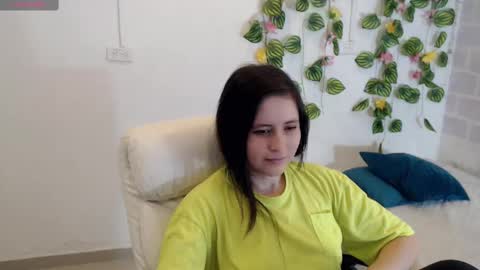 Tania  online show from October 2025 04:15:02 PM