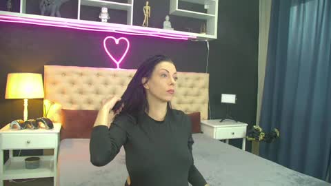 Snapshot of taniakarevina chatting on May 2026 05:24:01 AM Tania Karevina online show from May 2026 05:24:01 AM