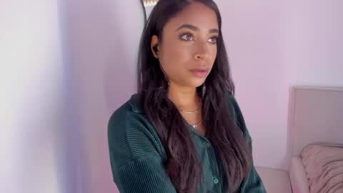 Snapshot of tanisha_b chatting on June 2026 01:07:02 AM TANEESHA online show from June 2026 01:07:02 AM