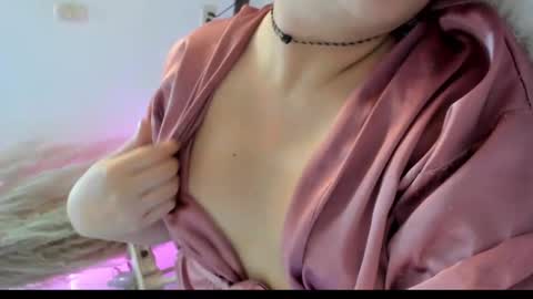 tara__ online show from December 2025 04:27:01 PM