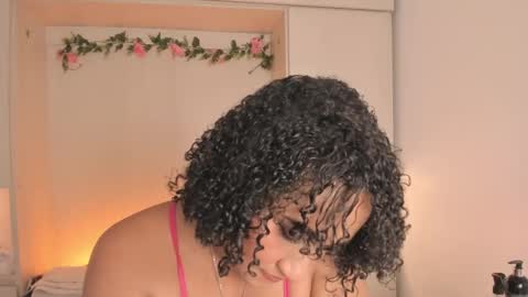  T A R A  online show from September 2025 04:39:02 AM