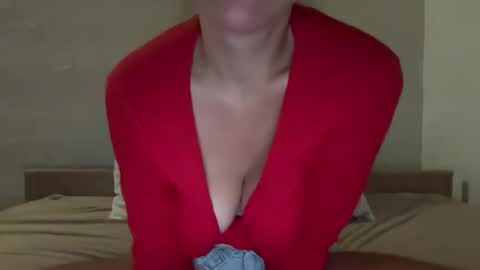 Snapshot of tarcymoon chatting on May 2026 02:39:01 AM tracypussy online show from May 2026 02:39:01 AM