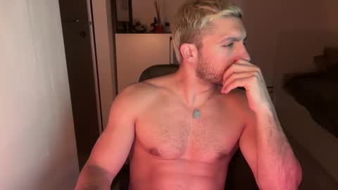 tarquit8 online show from September 2025 09:19:01 PM