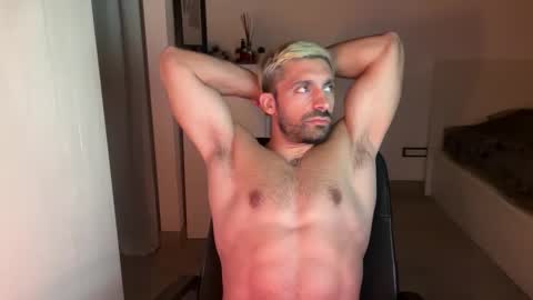 tarquit8 online show from October 2025 08:17:01 PM