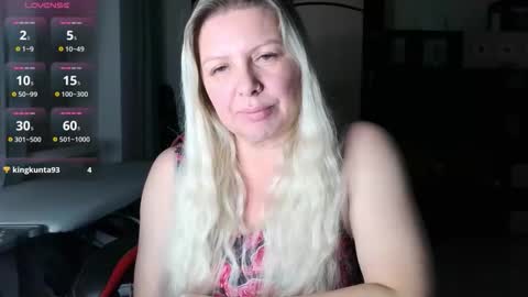 Snapshot of tasha__moon chatting on October 2025 04:51:01 PM Tasha Moon online show from October 2025 04:51:01 PM
