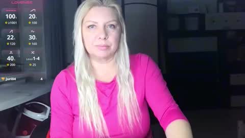 Snapshot of tasha__moon chatting on December 2025 06:27:02 PM Tasha Moon online show from December 2025 06:27:02 PM