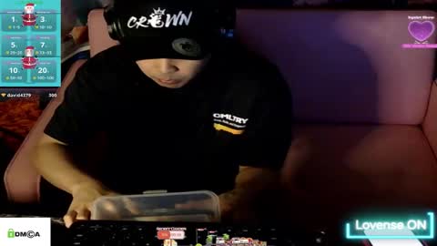 Snapshot of tashakai chatting on December 2025 08:13:02 PM TashaKai online show from December 2025 08:13:02 PM