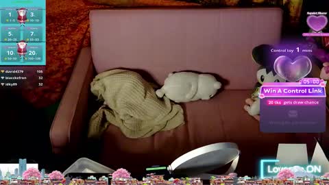 Snapshot of tashakai chatting on January 2026 12:43:01 PM TashaKai online show from January 2026 12:43:01 PM