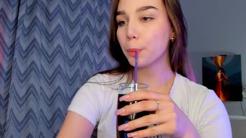 Snapshot of tate_angel chatting on December 2024 04:17:01 PM Tate online show from December 2024 04:17:01 PM