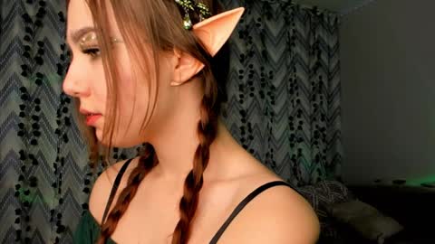 Snapshot of tate_angel chatting on December 2024 05:15:01 PM Tate online show from December 2024 05:15:01 PM