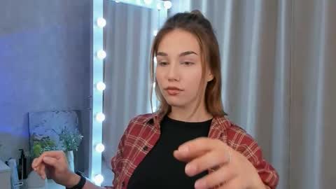 Snapshot of tate_angel chatting on September 2025 06:18:01 PM Tate online show from September 2025 06:18:01 PM