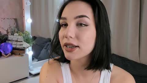 Snapshot of tate_angel chatting on September 2025 06:20:02 PM Tate online show from September 2025 06:20:02 PM