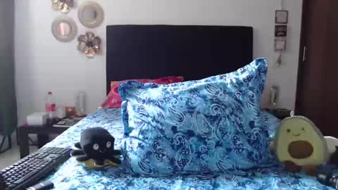 tatiana_monteros online show from November 2025 04:40:02 PM