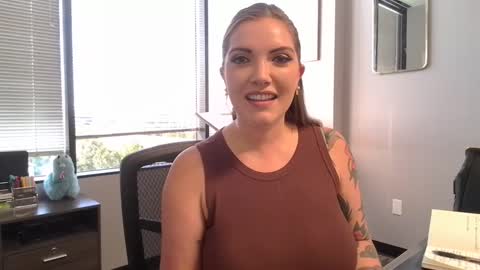 Snapshot of tattedlasirena chatting on October 2025 03:09:01 PM La Sirena online show from October 2025 03:09:01 PM