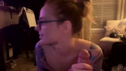 Snapshot of tattedsubmissive chatting on December 2025 02:42:01 AM TattedSubmissive online show from December 2025 02:42:01 AM