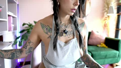 Nathalie Hardy  online show from February 2026 06:47:02 PM