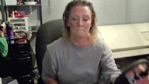 Lisa Lovely online show from February 2025 11:15:01 AM