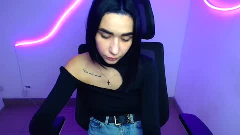 Tayla online show from October 2025 06:27:02 PM