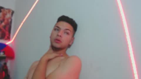 Snapshot of tayler_and_alina chatting on December 2024 05:33:02 AM MARCELO MILK online show from December 2024 05:33:02 AM