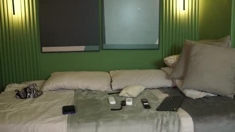 Teylor  Kim online show from September 2025 06:24:01 PM