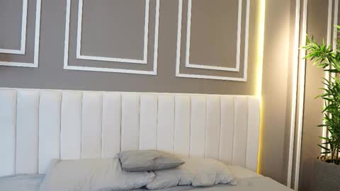 Teylor  Kim online show from November 2025 06:26:01 PM