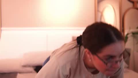 Teylor  Kim online show from January 2026 06:33:01 PM