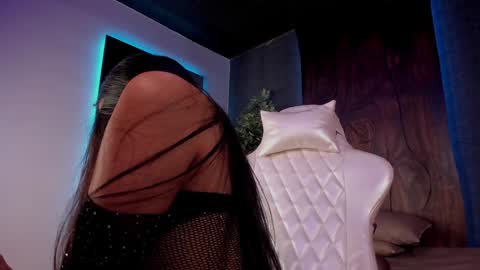 Taylor  Help me to get 100 thumbs up online show from January 2025 07:15:01 PM