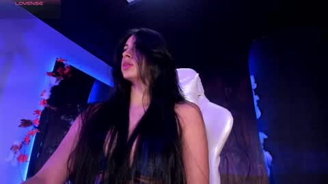 Taylor  Help me to get 100 thumbs up online show from October 2025 04:19:01 PM