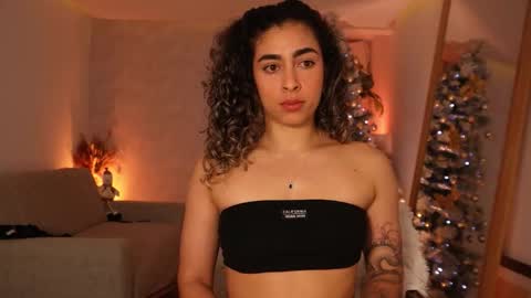 Snapshot of taylormich1 chatting on December 2025 10:16:01 PM taylormichell online show from December 2025 10:16:01 PM