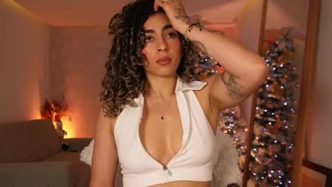 Snapshot of taylormich1 chatting on December 2025 07:10:01 PM taylormichell online show from December 2025 07:10:01 PM