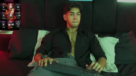 Snapshot of taylorsmiths_ chatting on January 2026 03:56:02 AM taylorsmiths_ online show from January 2026 03:56:02 AM