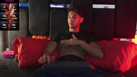 Snapshot of taylorsmiths_ chatting on January 2026 03:44:01 AM taylorsmiths_ online show from January 2026 03:44:01 AM